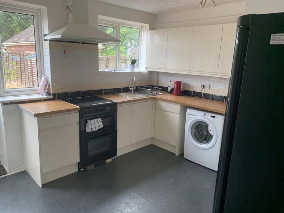 St Ives, King Bed Cosy Home, Parking, Fast Wi Fi St Ives  Exterior photo